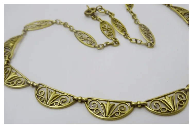 Collier Collier vintage - maillons fer à cheval en or jaune 18 carats 58 Facettes necklace 3