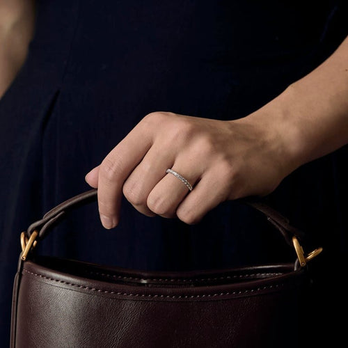 Bague 51 Demi-alliance - Bague en or blanc 18 carats et diamants 58 Facettes BAGUE-001