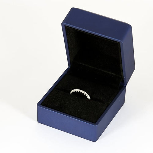 Bague 51 Demi-alliance - Bague en or blanc 18 carats et diamants 58 Facettes BAGUE-001