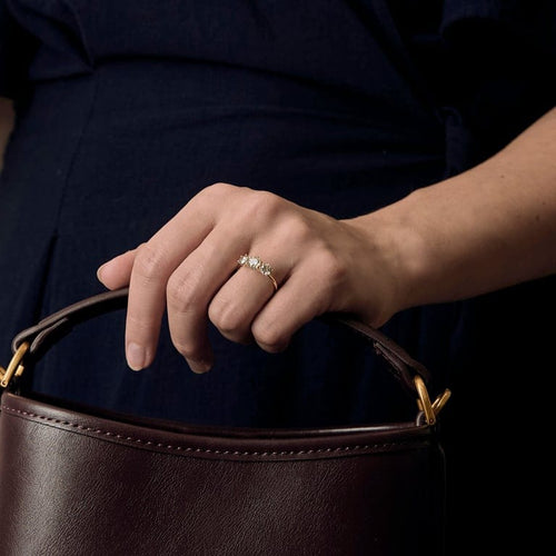 Bague 50.5 Bague jarretière en or jaune et diamants 58 Facettes EDSR-5