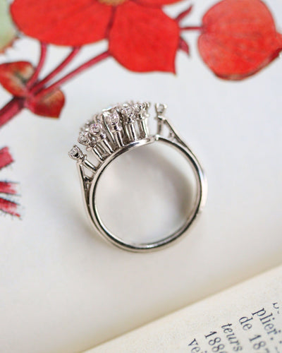 Bague 53 Bague cocktail en or blanc et platine avec diamants 58 Facettes A12072