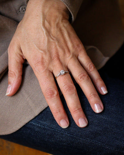 Bague 60 Bague solitaire en or blanc 750 et platine avec diamants 58 Facettes A11192