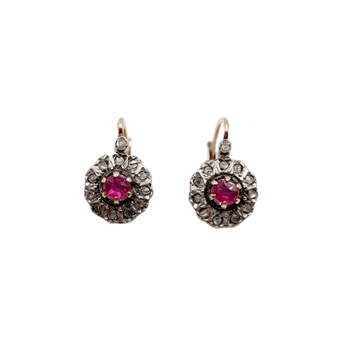 Boucles d'oreilles Dormeuses marguerite anciennes en or rose 18k, rubis synthétiques et diamants 58 Facettes A06761