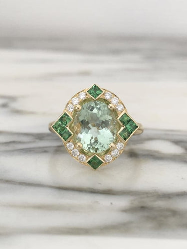 Bague 55 Bague en or jaune 18K avec tourmaline verte, diamants et tsavorites 58 Facettes 241