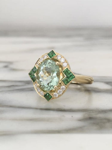 Bague 55 Bague en or jaune 18K avec tourmaline verte, diamants et tsavorites 58 Facettes 241