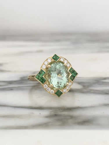 Bague 55 Bague en or jaune 18K avec tourmaline verte, diamants et tsavorites 58 Facettes 241