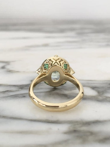 Bague 55 Bague en or jaune 18K avec tourmaline verte, diamants et tsavorites 58 Facettes 241