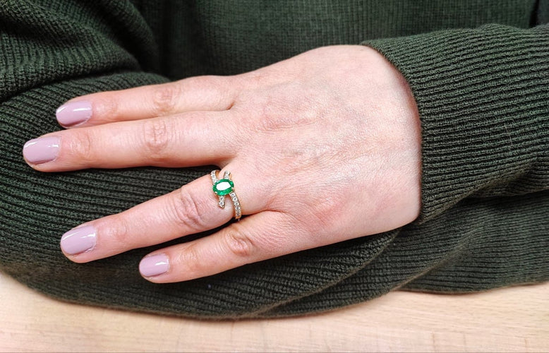 Bague 54 Bague nœud en or jaune émeraude et diamants 58 Facettes BAG-FA-56