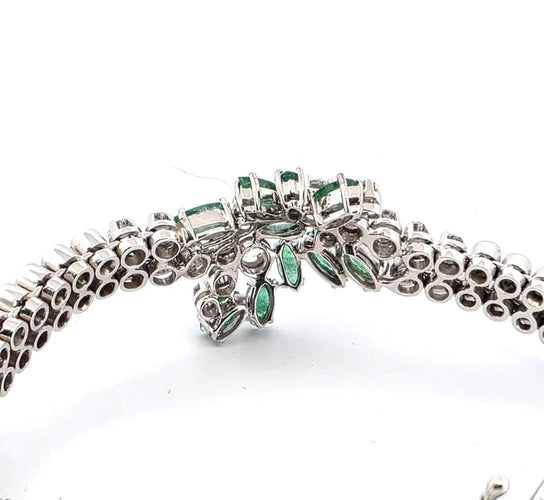 Bracelet Bracelet vintage en or blanc 18 ct avec émeraudes et diamants 58 Facettes 383/A OC