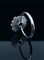 Bague 57 Bague marguerite hexagonale - Or blanc 18K, saphir et diamants 58 Facettes