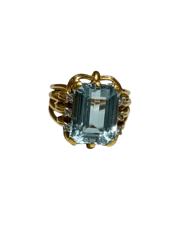 Bague 60 Bague ancienne en or jaune 750 et aigue-marine, diamants 58 Facettes