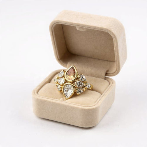 Bague 58 Bague en or jaune 18 ct avec diamants taille poire 58 Facettes 171/F