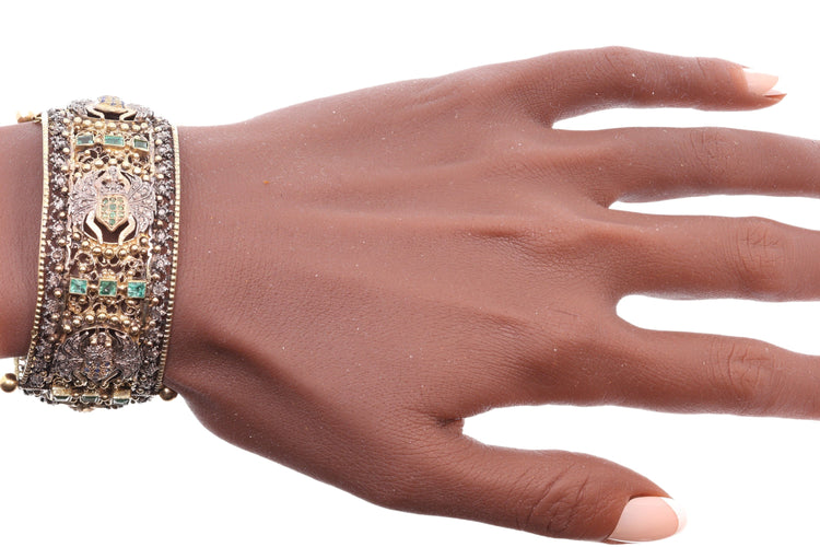 Bracelet Bracelet jonc victorien néo-égyptien à charnière orné de scarabées sertis de diamants et de pierres précieuses 58 Facettes 26050-0270