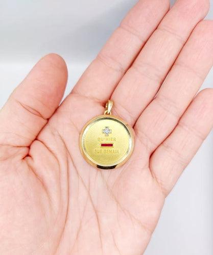 Pendentif A. Augis - Pendentif médaille d’amour 30 mm en or 18k, diamants et rubis 58 Facettes A06802