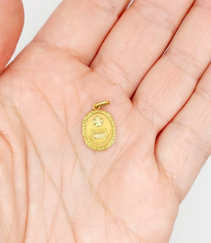 Pendentif Augis - Pendentif médaille d'amour en or 18k « + qu'hier - que demain » 58 Facettes A06807