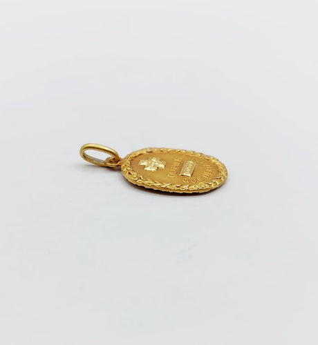 Pendentif Augis - Pendentif médaille d'amour en or 18k « + qu'hier - que demain » 58 Facettes A06807