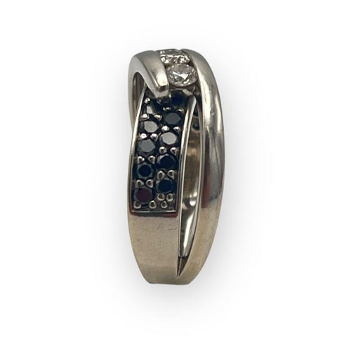 Bague 52 Bague en or blanc 750 - Diamants blancs et noirs 58 Facettes 149067563