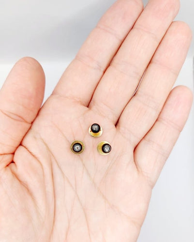 Boutons de col anciens en or 18k, diamants taille ancienne et émail 58 Facettes A06811