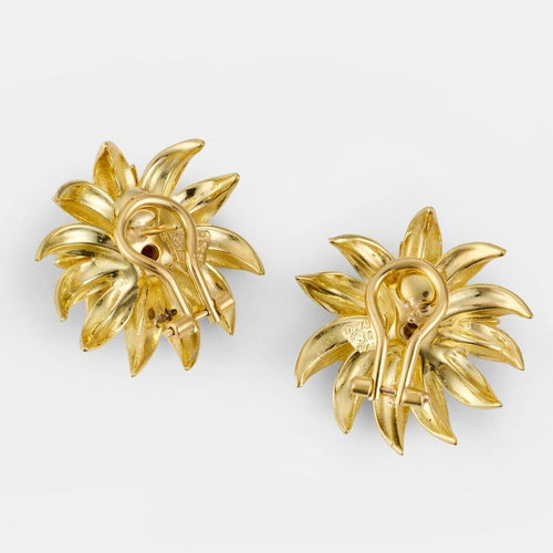 Boucles d'oreilles Tiffany & Co. - Boucles d'oreilles fleurs en or jaune 18k et rubis 58 Facettes 243