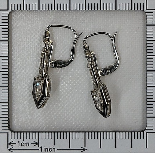 Boucles d'oreilles Boucles d'oreilles Art Déco en diamants et onyx avec pendants en diamants en forme de poire 58 Facettes 26019-0136