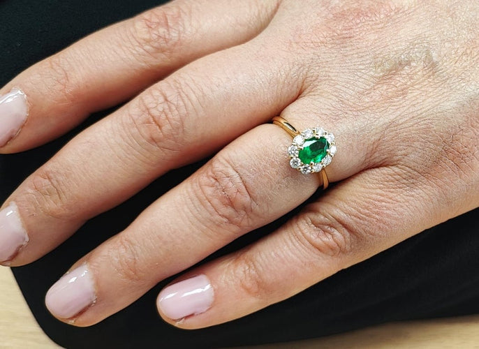 Bague 55 Bague marguerite entourage émeraude et diamants en or jaune 18K 58 Facettes BAG.MARGT.E.FIL-FA.70