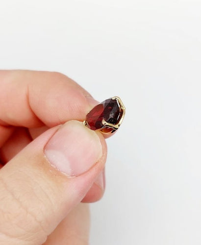 Pendentif Pendentif vintage en or rose 18k au grenat poire 6,60 ct 58 Facettes A06813