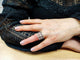 Bague 53.5 Bague bandeau ajourée en or blanc 18K et diamants 58 Facettes band.ajour.dt