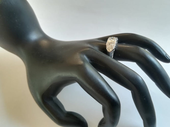 Bague 50.5 Bague jarretière ancienne en or blanc 18 ct et diamants 58 Facettes 01651