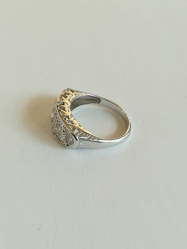 Bague 50.5 Bague jarretière ancienne en or blanc 18 ct et diamants 58 Facettes 01651
