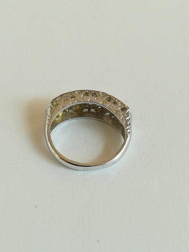 Bague 50.5 Bague jarretière ancienne en or blanc 18 ct et diamants 58 Facettes 01651