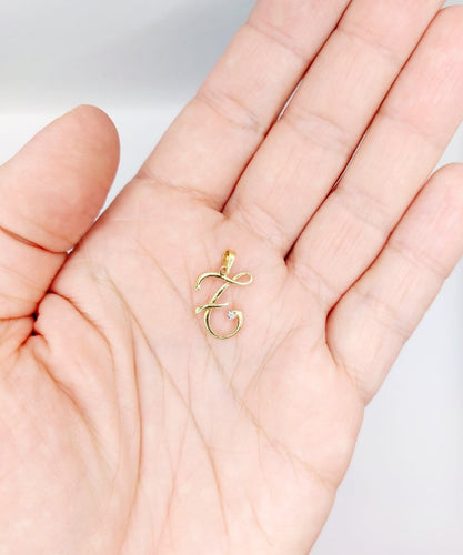 Pendentif Pendentif vintage en or 18k lettre F et diamant 58 Facettes A06825
