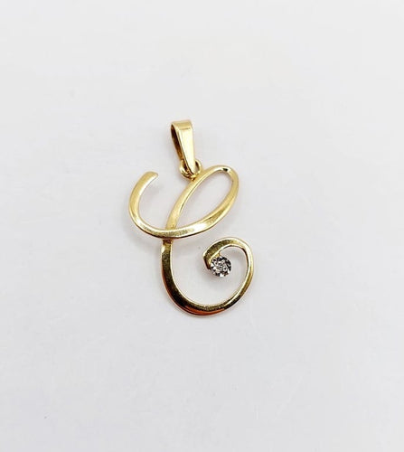 Pendentif Pendentif lettre C vintage en or jaune 18k et diamant 58 Facettes A06826