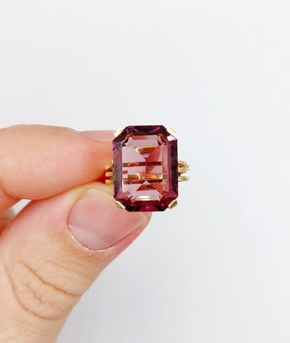 Bague 49.5 Bague cocktail vintage - Bague en or 18k et verre violet 58 Facettes A06830