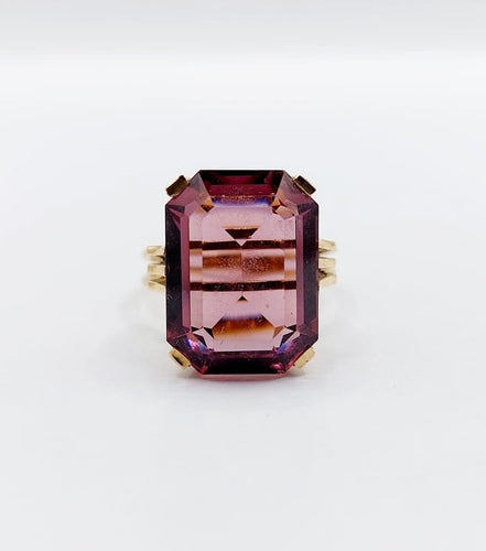 Bague 49.5 Bague cocktail vintage - Bague en or 18k et verre violet 58 Facettes A06830