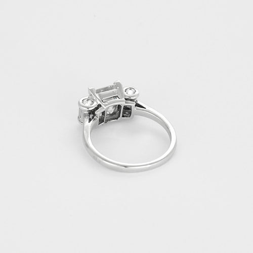 Bague 53.5 Bague solitaire - Diamant taille princesse 2,02 ct en or blanc 58 Facettes DIN0301X2