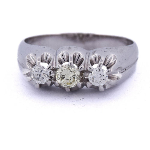 Bague 60 Bague vintage trois pierres en or blanc 18 kt et diamants 58 Facettes AN244 (0579)