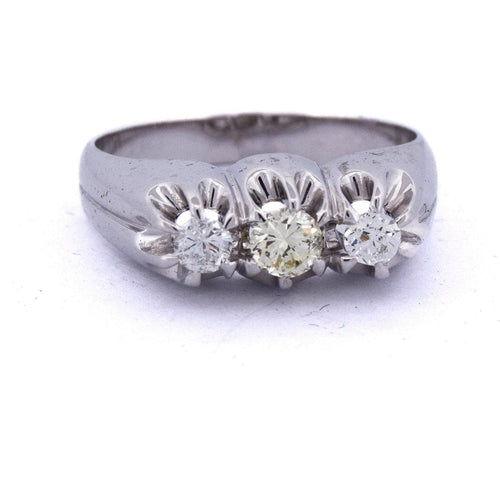 Bague 60 Bague vintage trois pierres en or blanc 18 kt et diamants 58 Facettes AN244 (0579)