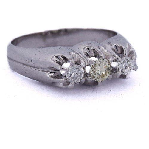 Bague 60 Bague vintage trois pierres en or blanc 18 kt et diamants 58 Facettes AN244 (0579)