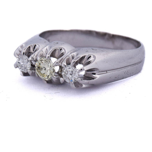 Bague 60 Bague vintage trois pierres en or blanc 18 kt et diamants 58 Facettes AN244 (0579)