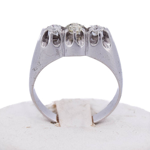 Bague 60 Bague vintage trois pierres en or blanc 18 kt et diamants 58 Facettes AN244 (0579)
