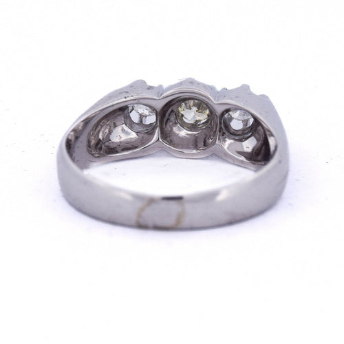 Bague 60 Bague vintage trois pierres en or blanc 18 kt et diamants 58 Facettes AN244 (0579)