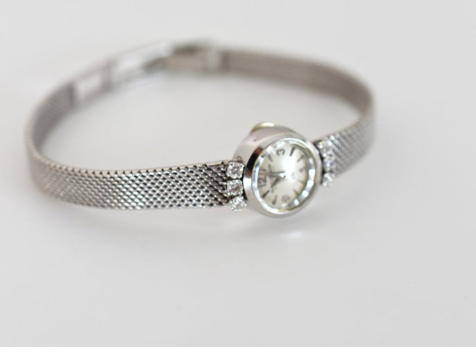 Montre Jaeger-LeCoultre - Montre joaillière Kirby Beard en or blanc 18 carats et diamants 58 Facettes JLC-700