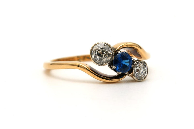Bague 54 Bague Art nouveau en or jaune, saphir et diamants 58 Facettes B807