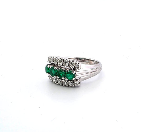 Bague 53 Bague en or blanc 18 ct avec émeraudes et diamants 58 Facettes 96/26 G SHD 46/26