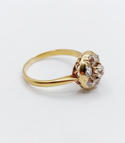 Bague 55.5 Bague marguerite antique en or 18k et diamants taille ancienne (circa 1900) 58 Facettes A06842