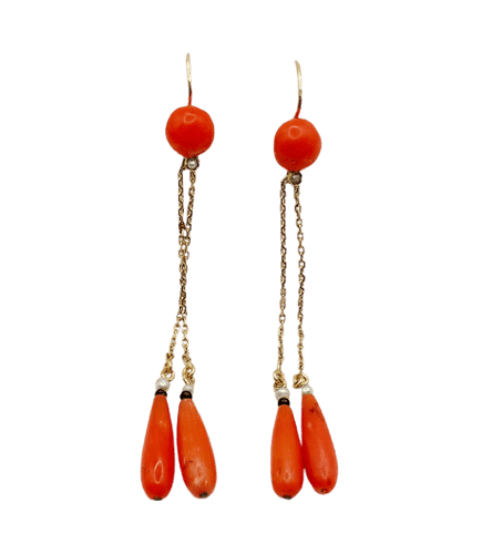 Boucles d'oreilles Dormeuses anciennes en or 18k avec pampilles de corail et perles 58 Facettes A01936
