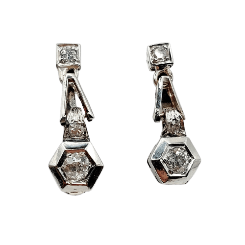 Boucles d'oreilles Dormeuses Art déco en or blanc 18k et platine, diamants taille ancienne (circa 1930) 58 Facettes A06792