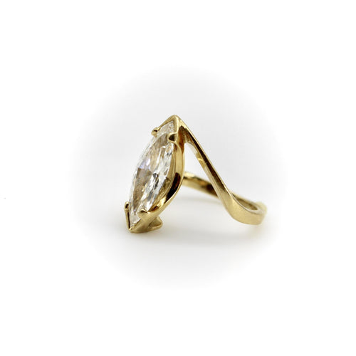 Lawrence Martin Kling - Bague en or 18 carats et diamant marquise 2,60 ct 58 Facettes A2007F