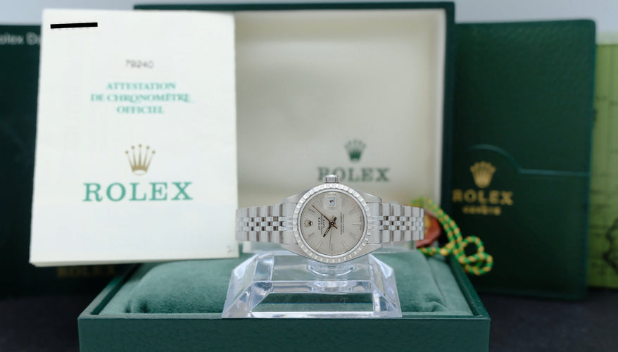 Rolex Oyster Perpetual Lady Date 79240 - Montre acier 26 mm 58 Facettes
