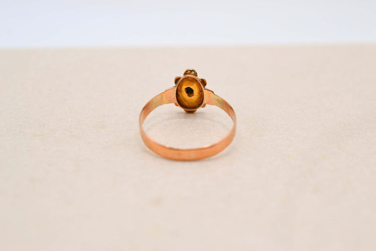 Bague Art nouveau en or rose 18 carats avec pierre verte et perles 58 Facettes 3909